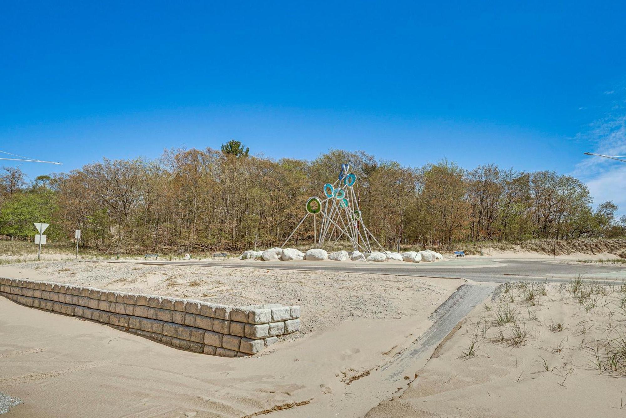Walk To Beach Lake Michigan Getaway! Muskegon Exterior photo