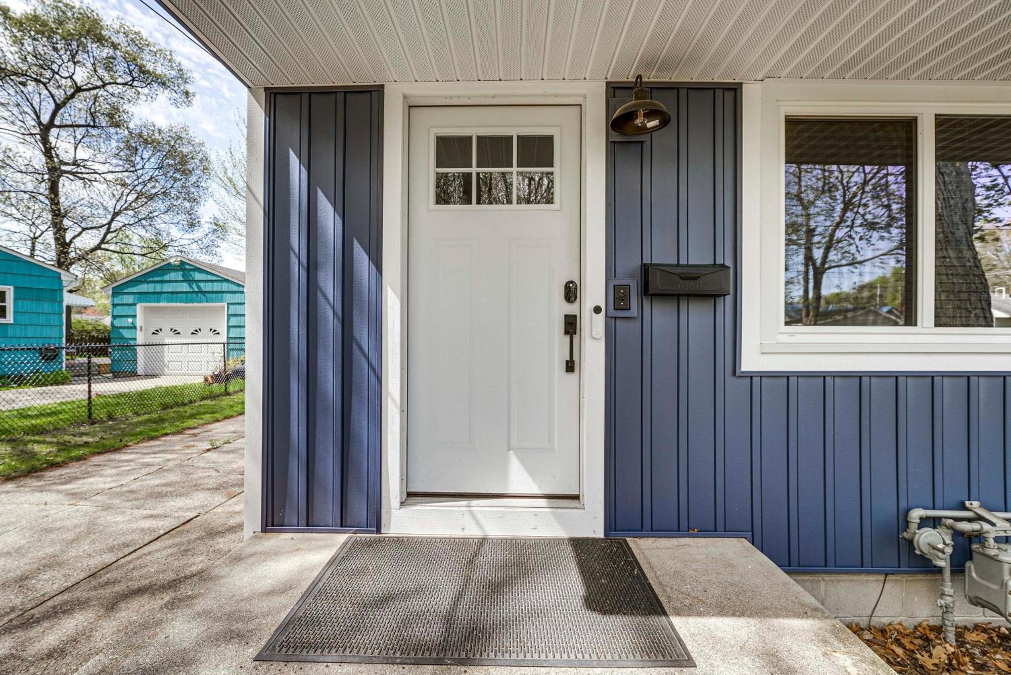 Walk To Beach Lake Michigan Getaway! Muskegon Exterior photo